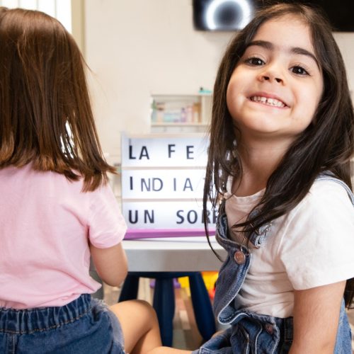 bambini felici sorriso- sala attesa riservata bimbi